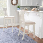 Handgefertigter Barhocker aus Rattan im Landhausstil