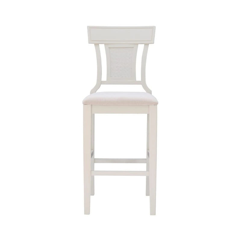 Handgefertigter Barhocker aus Rattan im Landhausstil