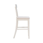 Handgefertigter Barhocker aus Rattan im Landhausstil
