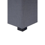 Quadratischer Hocker mit 4-Knopfheftungen